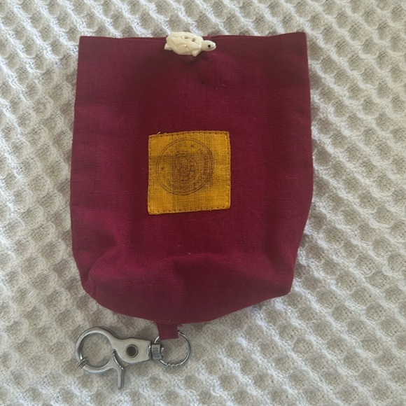 Super Cute Small Cotton Maroon Storage Pouch / Closes W/Cute Turtle Button+Clasp - Picture 1 of 1